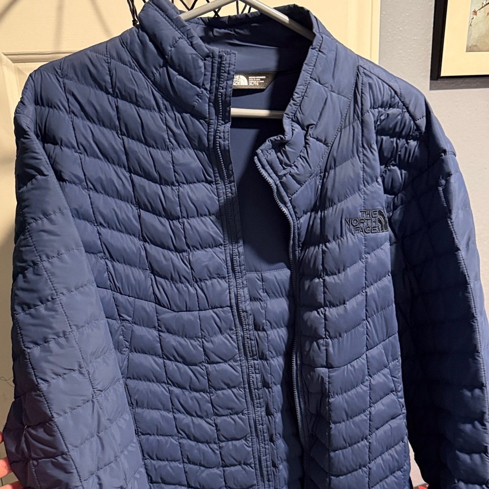 The North Face Men's Navy Blue Puffer Jacket